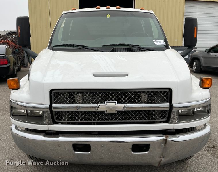 image for item DQ5060 2008 Chevrolet C5500  Crew Cab flatbed truck