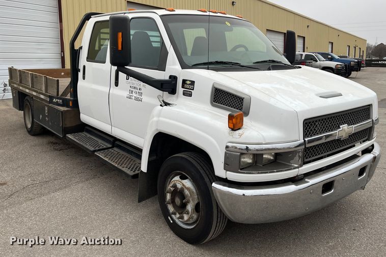 image for item DQ5060 2008 Chevrolet C5500  Crew Cab flatbed truck