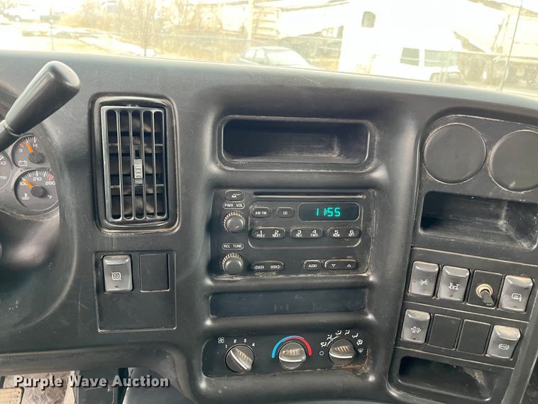 image for item DQ5060 2008 Chevrolet C5500  Crew Cab flatbed truck