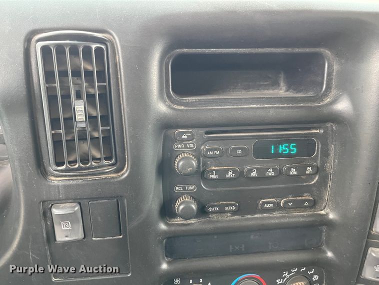 image for item DQ5060 2008 Chevrolet C5500  Crew Cab flatbed truck