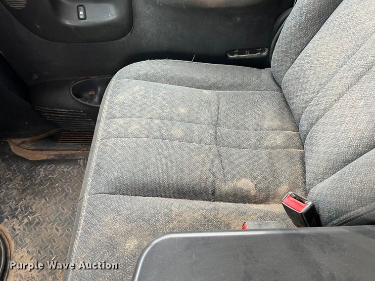 image for item DQ5060 2008 Chevrolet C5500  Crew Cab flatbed truck