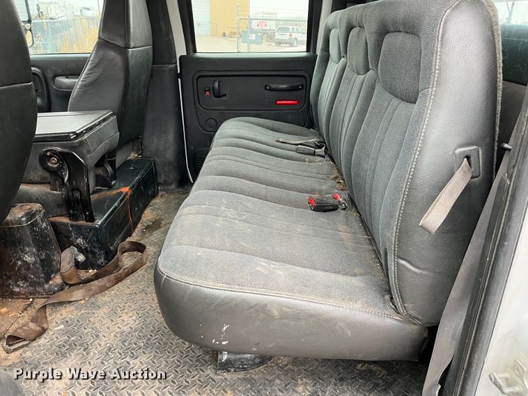 image for item DQ5060 2008 Chevrolet C5500  Crew Cab flatbed truck