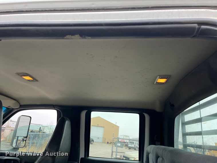 image for item DQ5060 2008 Chevrolet C5500  Crew Cab flatbed truck