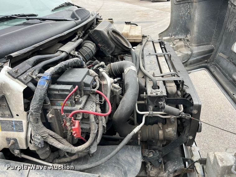 image for item DQ5060 2008 Chevrolet C5500  Crew Cab flatbed truck