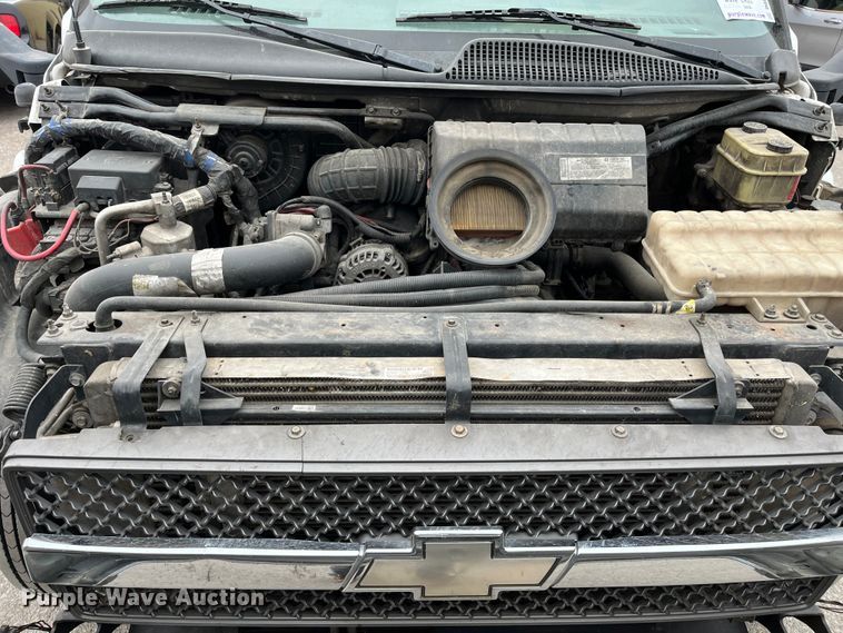 image for item DQ5060 2008 Chevrolet C5500  Crew Cab flatbed truck