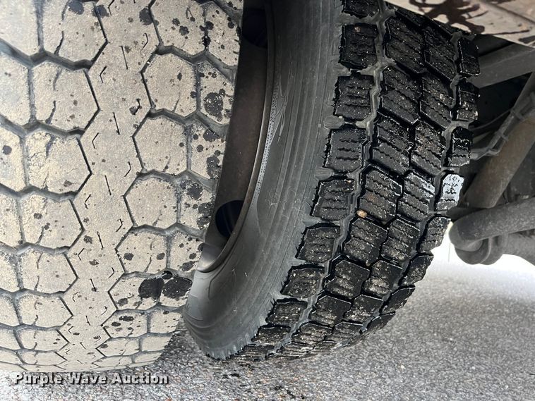 image for item DQ5060 2008 Chevrolet C5500  Crew Cab flatbed truck