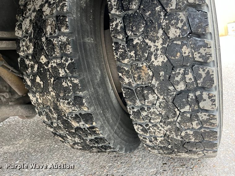 image for item DQ5060 2008 Chevrolet C5500  Crew Cab flatbed truck