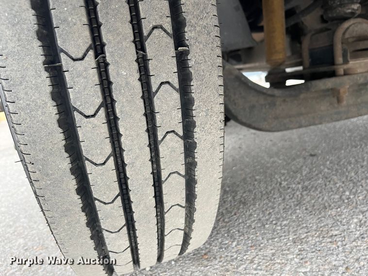 image for item DQ5060 2008 Chevrolet C5500  Crew Cab flatbed truck