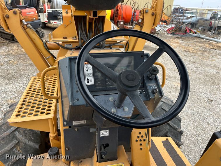 image for item DQ5061 1995 Case 560  trencher