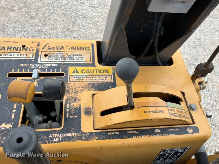 image for item DQ5061 1995 Case 560  trencher