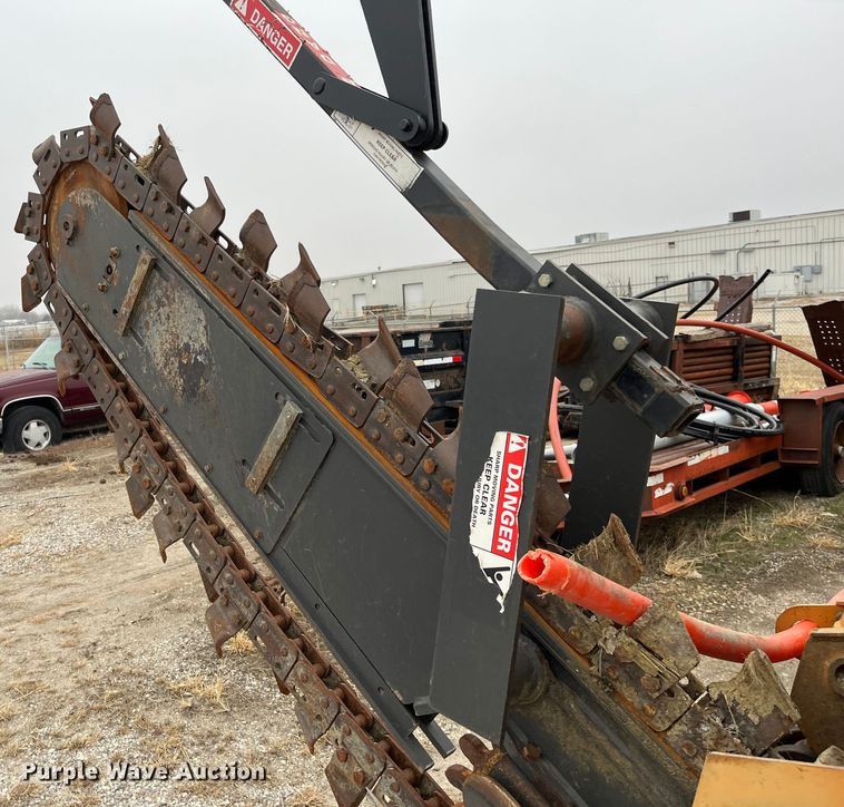 image for item DQ5061 1995 Case 560  trencher