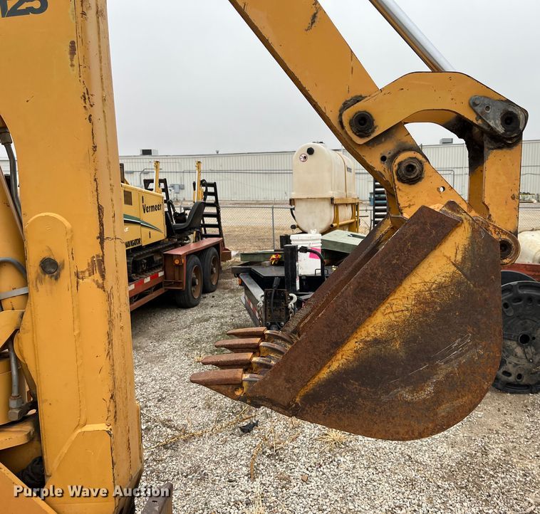 image for item DQ5061 1995 Case 560  trencher