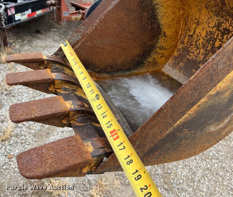 image for item DQ5061 1995 Case 560  trencher