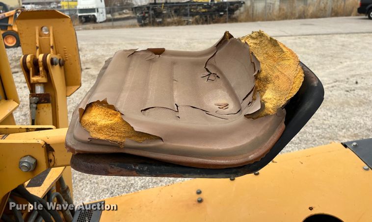 image for item DQ5061 1995 Case 560  trencher