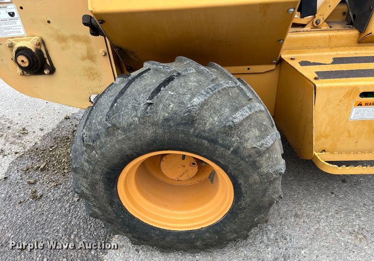 image for item DQ5061 1995 Case 560  trencher