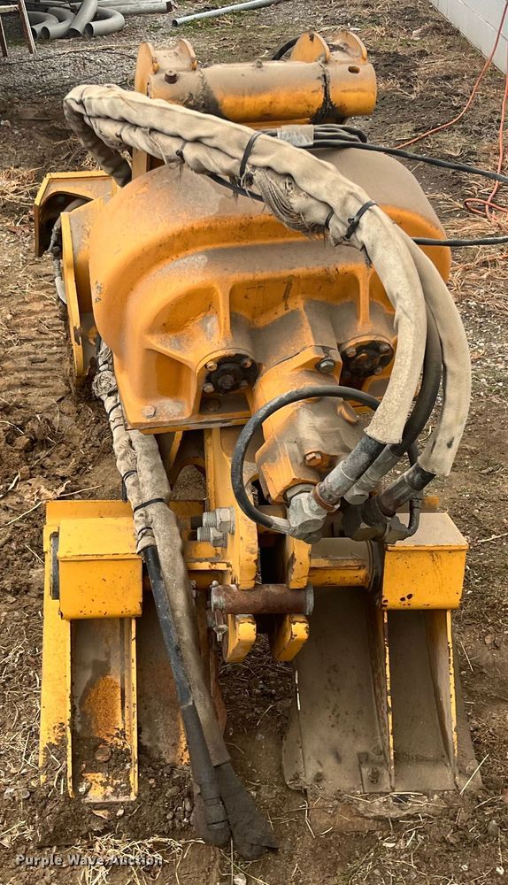 image for item DQ5061 1995 Case 560  trencher