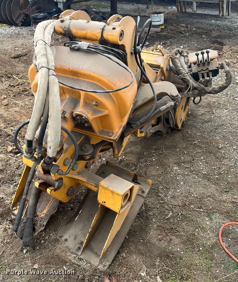 image for item DQ5061 1995 Case 560  trencher