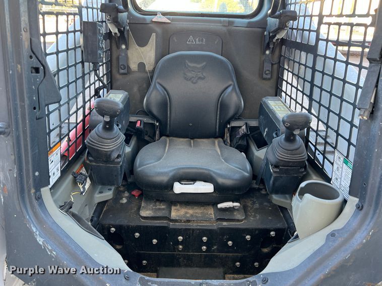 image for item DS2638 2017 Bobcat T770  tracked skid steer loader