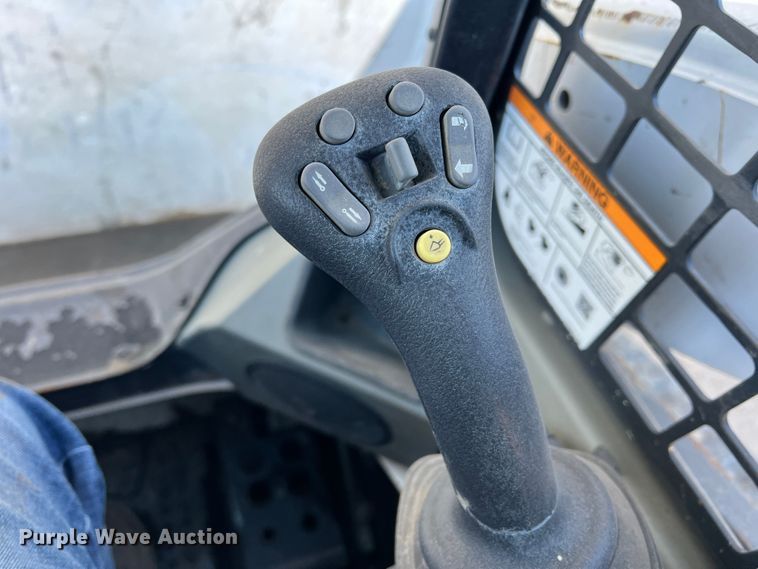 image for item DS2638 2017 Bobcat T770  tracked skid steer loader