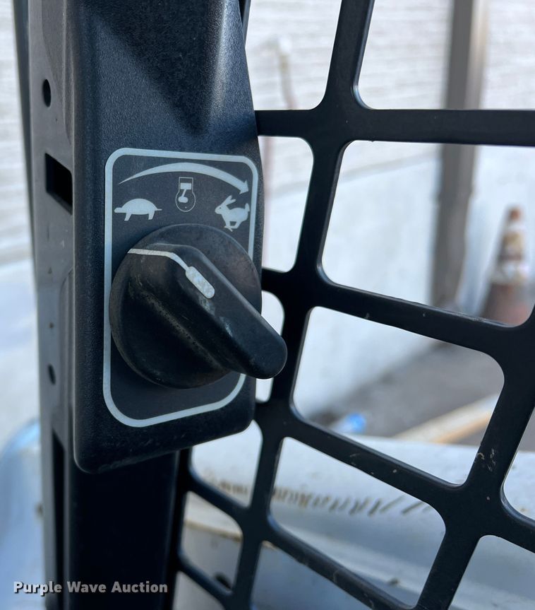 image for item DS2638 2017 Bobcat T770  tracked skid steer loader