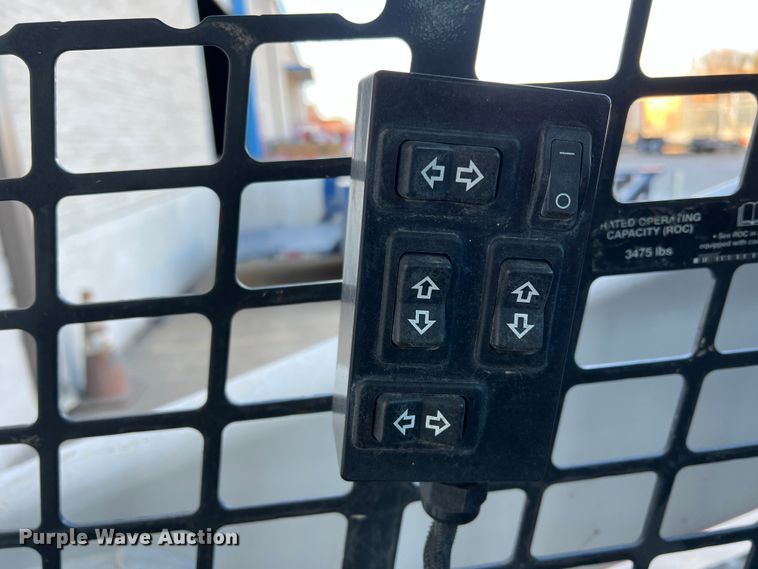 image for item DS2638 2017 Bobcat T770  tracked skid steer loader