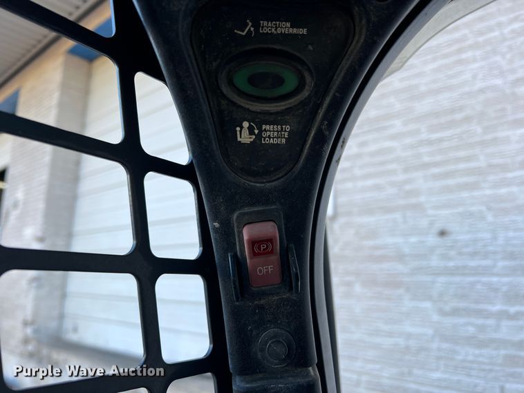 image for item DS2638 2017 Bobcat T770  tracked skid steer loader