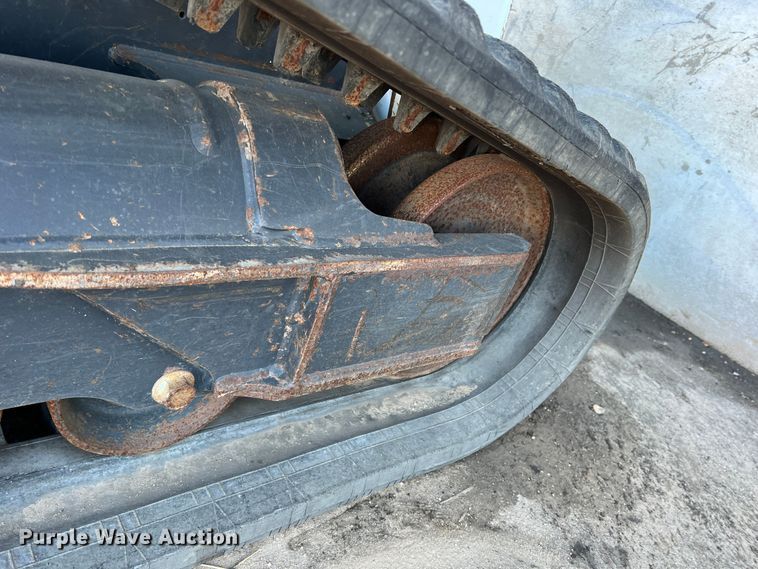 image for item DS2638 2017 Bobcat T770  tracked skid steer loader