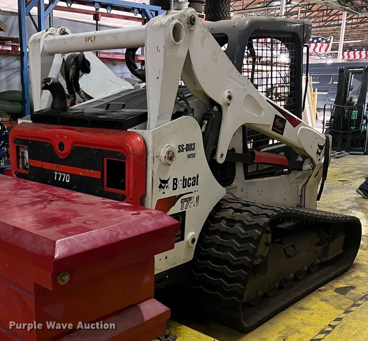 image for item DS2639 2017 Bobcat T770  tracked skid steer loader