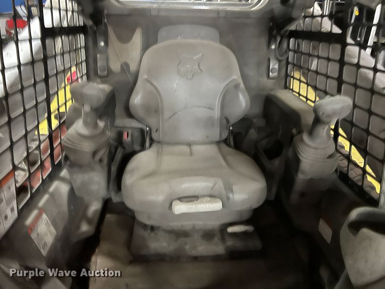 image for item DS2639 2017 Bobcat T770  tracked skid steer loader