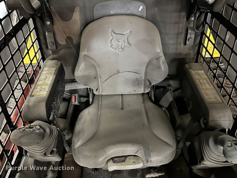 image for item DS2639 2017 Bobcat T770  tracked skid steer loader