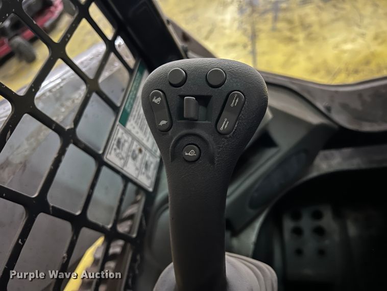 image for item DS2639 2017 Bobcat T770  tracked skid steer loader