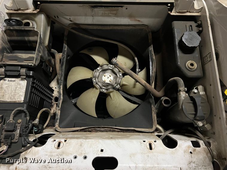 image for item DS2639 2017 Bobcat T770  tracked skid steer loader