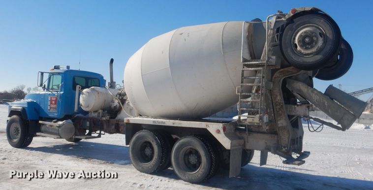 image for item HQ9568 1996 Mack RD690S  ready mix truck