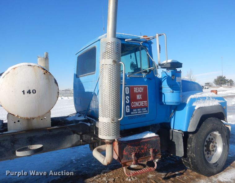image for item HQ9568 1996 Mack RD690S  ready mix truck
