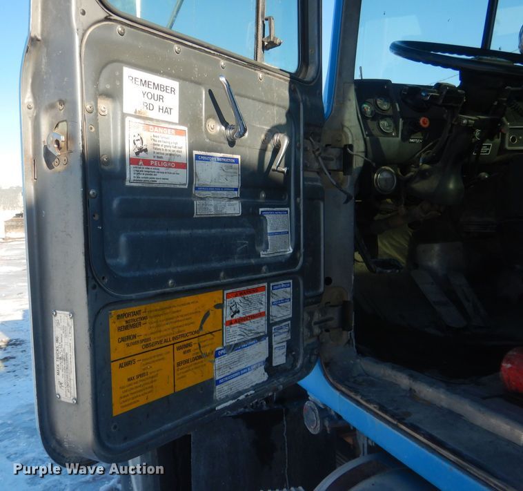 image for item HQ9568 1996 Mack RD690S  ready mix truck