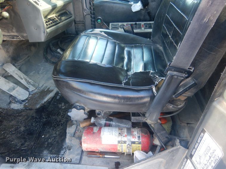 image for item HQ9568 1996 Mack RD690S  ready mix truck