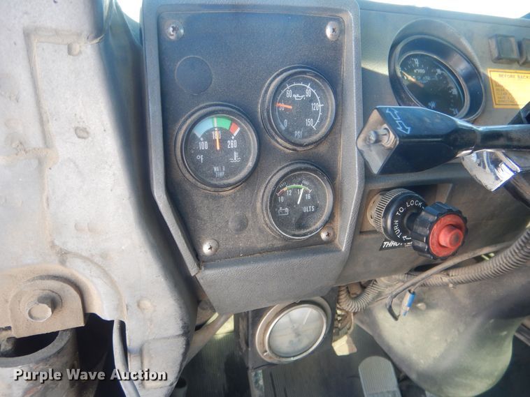 image for item HQ9568 1996 Mack RD690S  ready mix truck