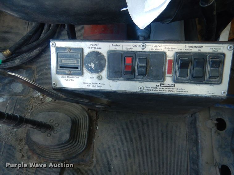 image for item HQ9568 1996 Mack RD690S  ready mix truck