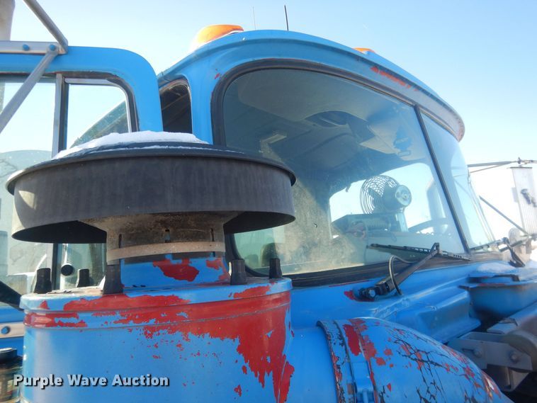 image for item HQ9568 1996 Mack RD690S  ready mix truck