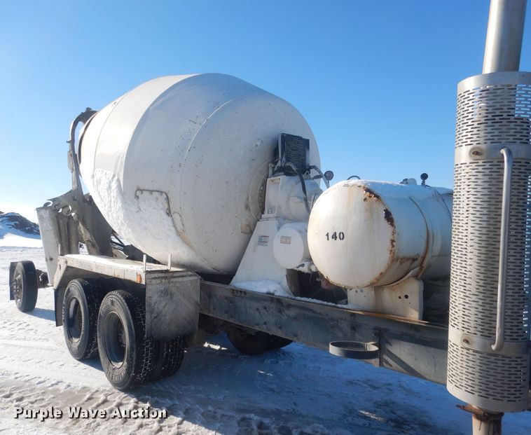 image for item HQ9568 1996 Mack RD690S  ready mix truck