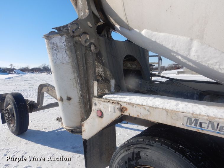 image for item HQ9568 1996 Mack RD690S  ready mix truck