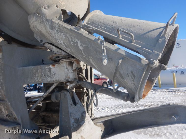 image for item HQ9568 1996 Mack RD690S  ready mix truck