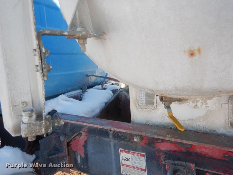 image for item HQ9568 1996 Mack RD690S  ready mix truck