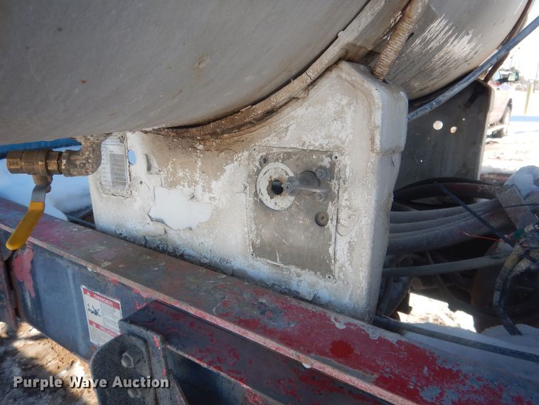 image for item HQ9568 1996 Mack RD690S  ready mix truck