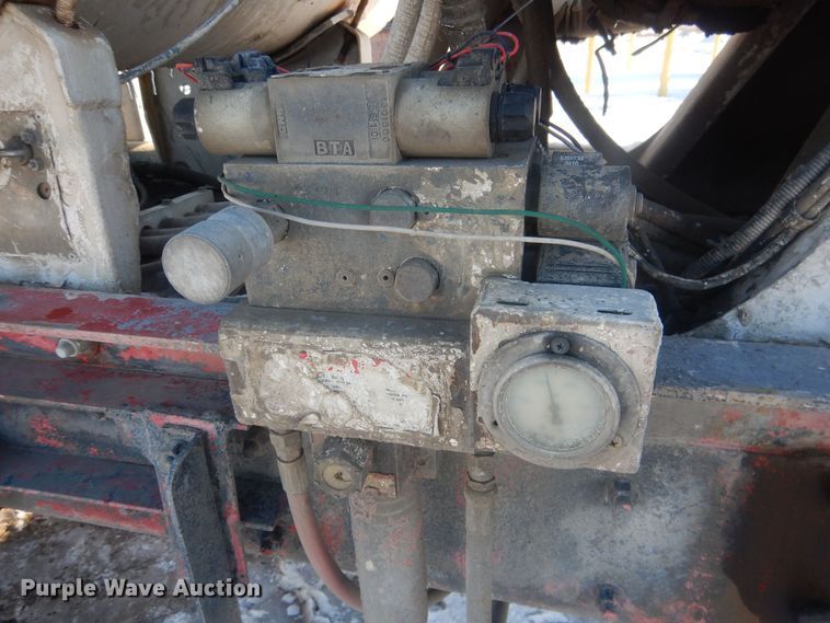 image for item HQ9568 1996 Mack RD690S  ready mix truck