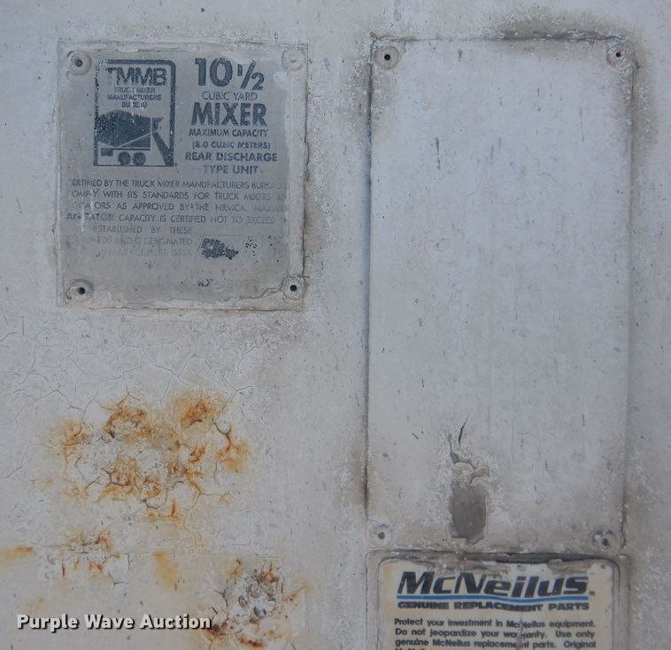 image for item HQ9568 1996 Mack RD690S  ready mix truck