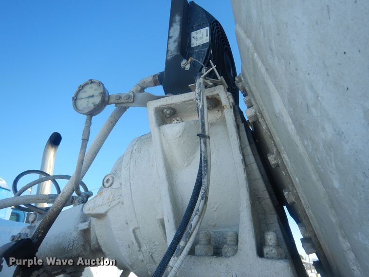 image for item HQ9568 1996 Mack RD690S  ready mix truck