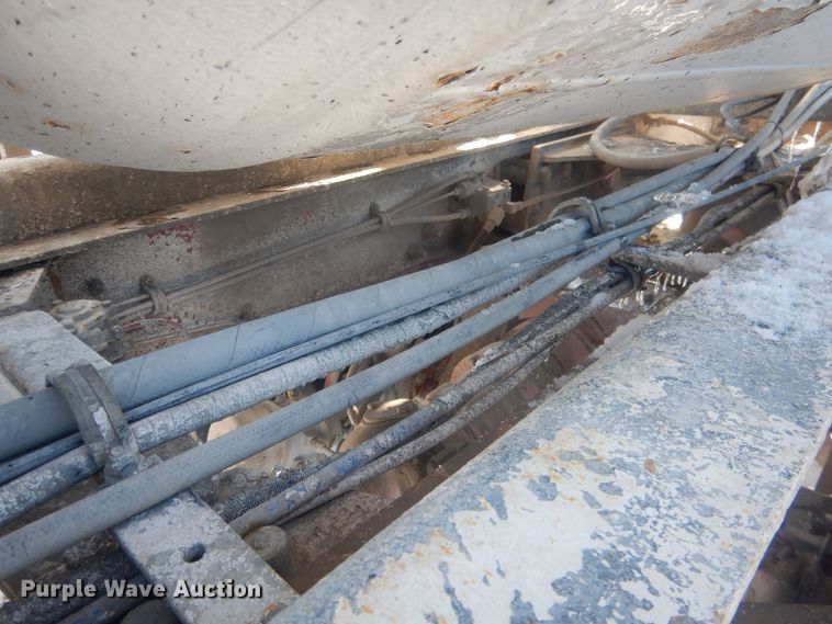 image for item HQ9568 1996 Mack RD690S  ready mix truck