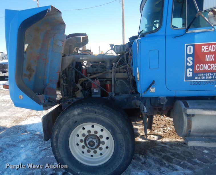 image for item HQ9568 1996 Mack RD690S  ready mix truck