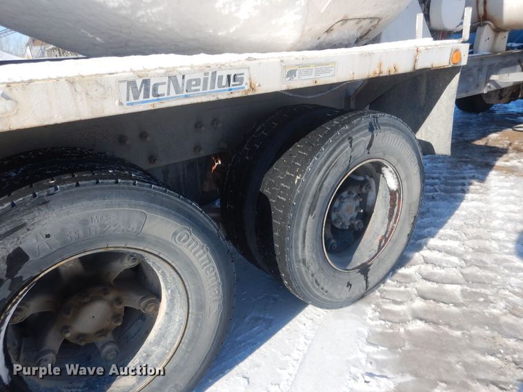 image for item HQ9568 1996 Mack RD690S  ready mix truck